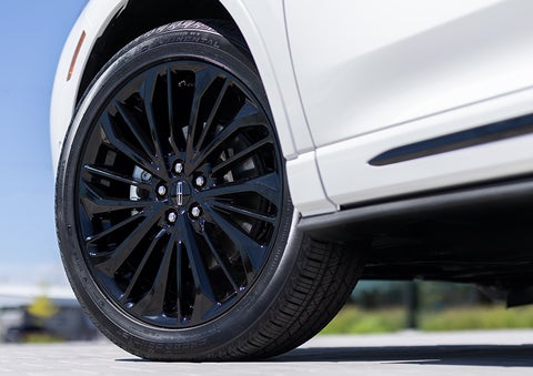 The stylish blacked-out 20-inch wheels from the available Jet Appearance Package are shown. | Stivers Lincoln in Waukee IA